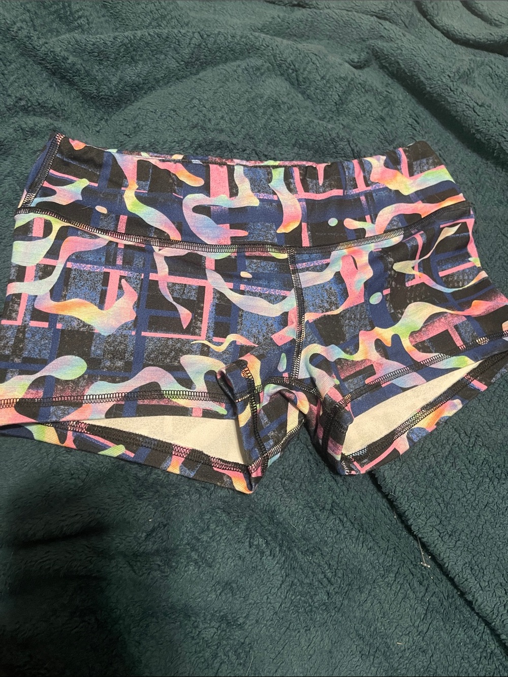 Fleo Women’s Multicolor Active Shorts - Vibrant Abstract Print